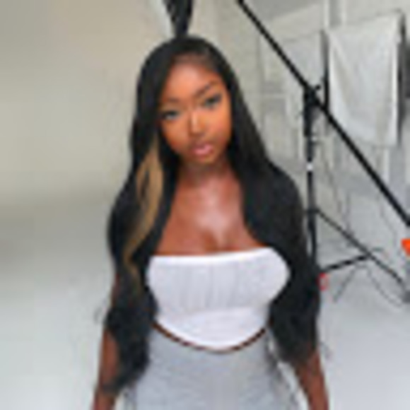 Meet your Posher, Candace - Picture 1 of 1